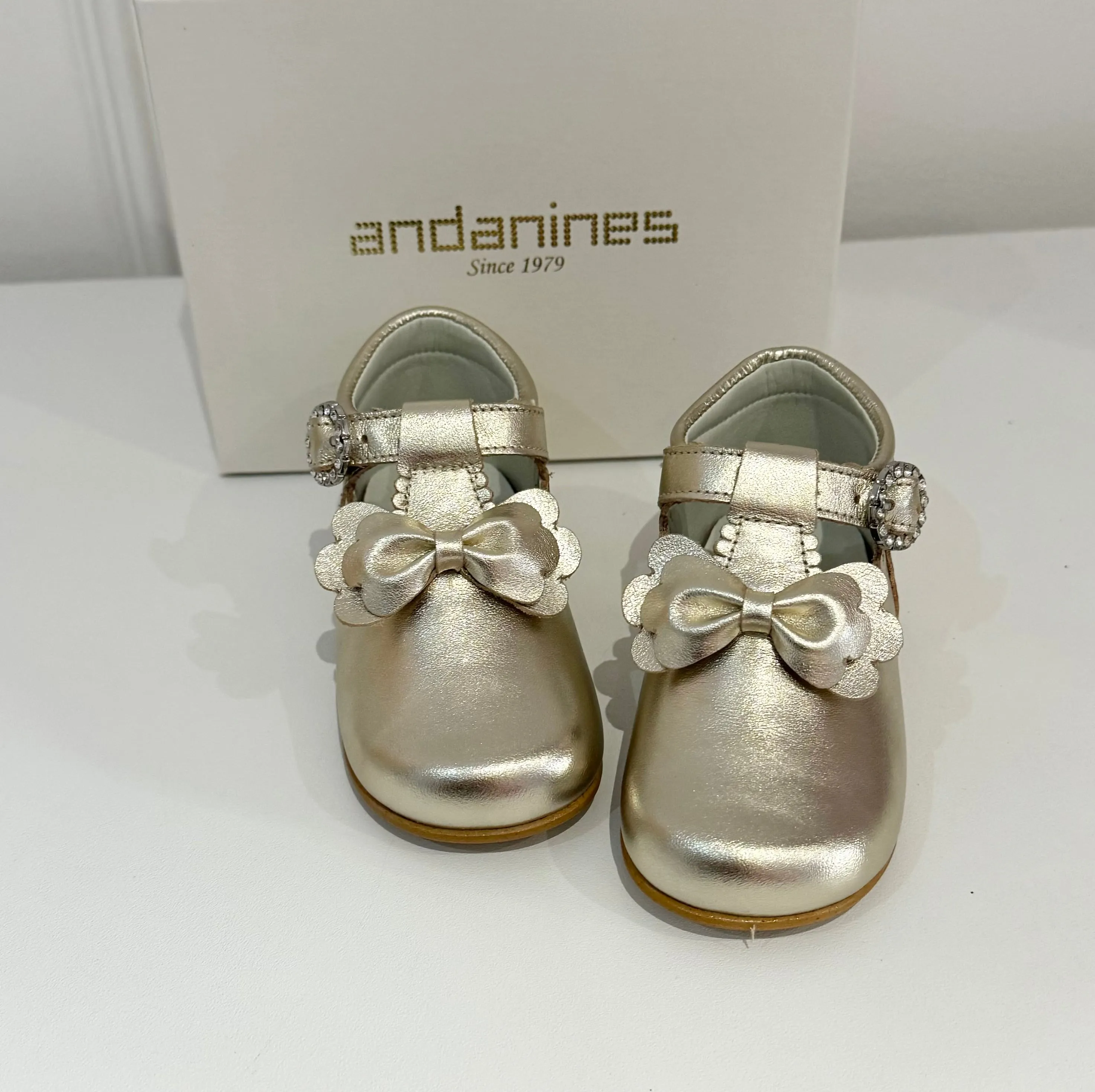 242263 Gold High Back by Andanines