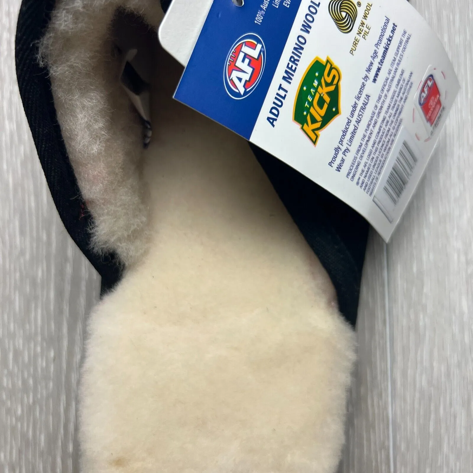 AFL Team Kicks Essendon Bombers Merino Wool Slippers Size US W 14 / M 13