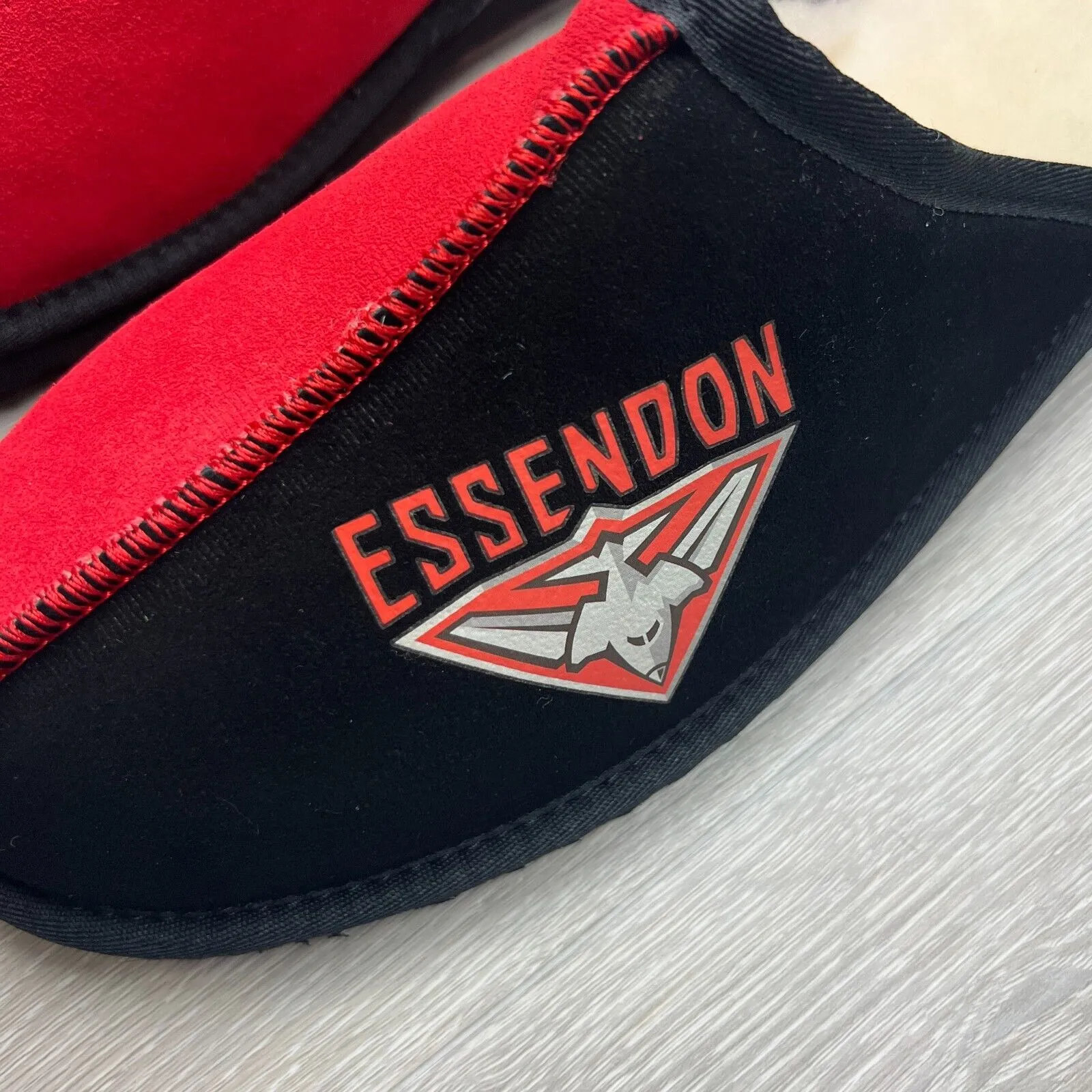 AFL Team Kicks Essendon Bombers Merino Wool Slippers Size US W 14 / M 13