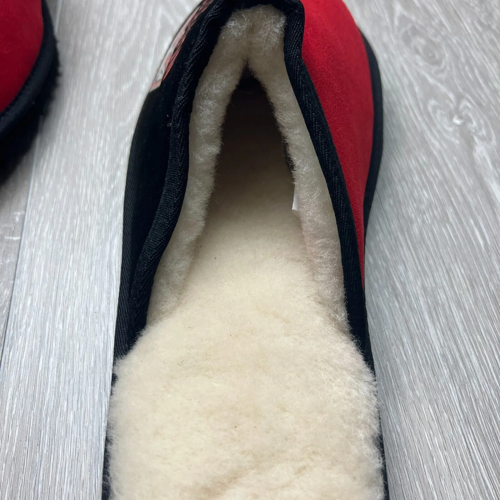 AFL Team Kicks Essendon Bombers Merino Wool Slippers Size US W 14 / M 13