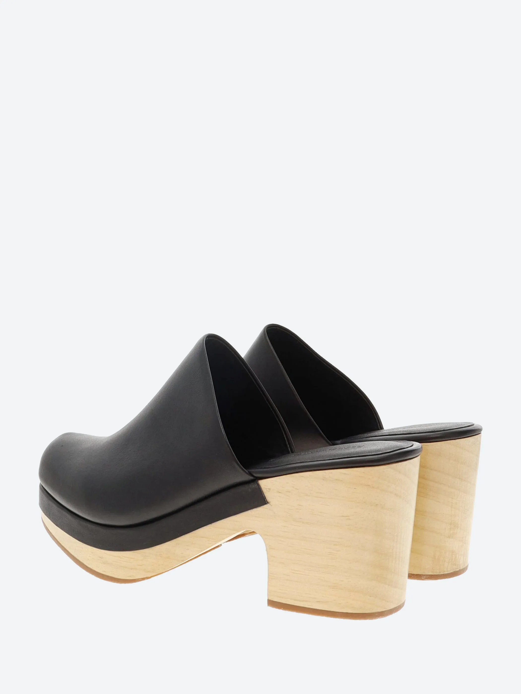 Bose Clog