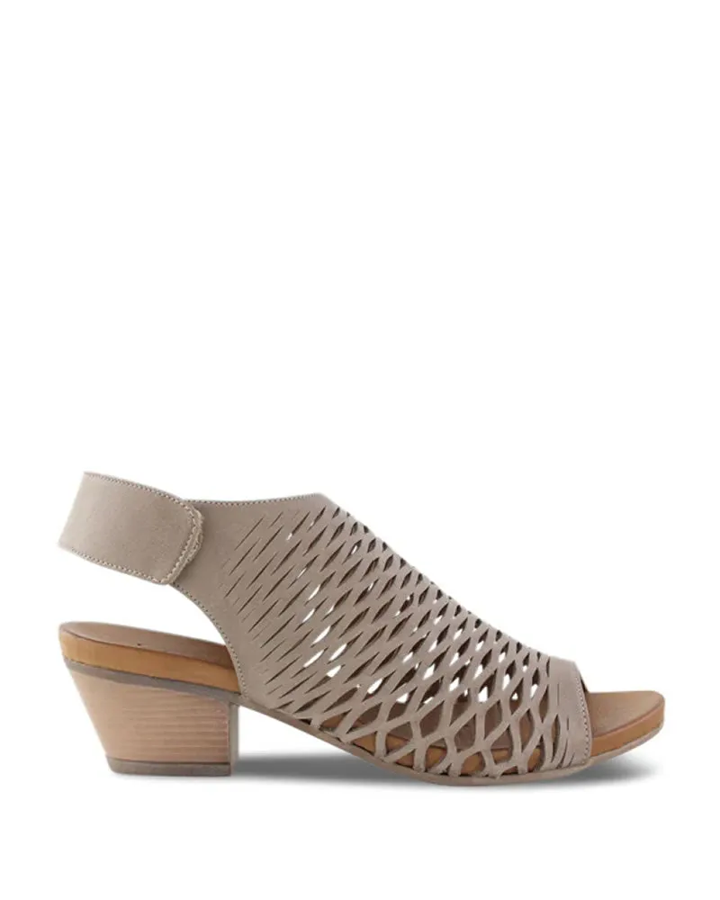 Bueno Shoes Ruby Leather Mid Heels