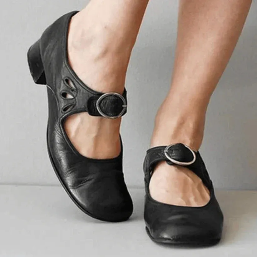 Chloe Leather Sandal: Unique Comfort