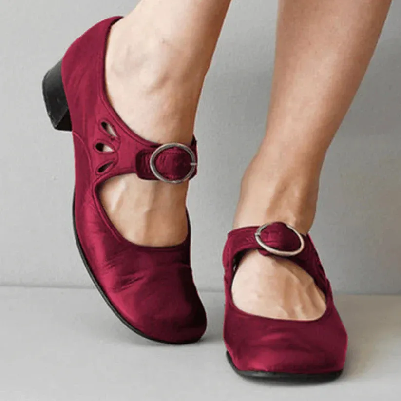 Chloe Leather Sandal: Unique Comfort