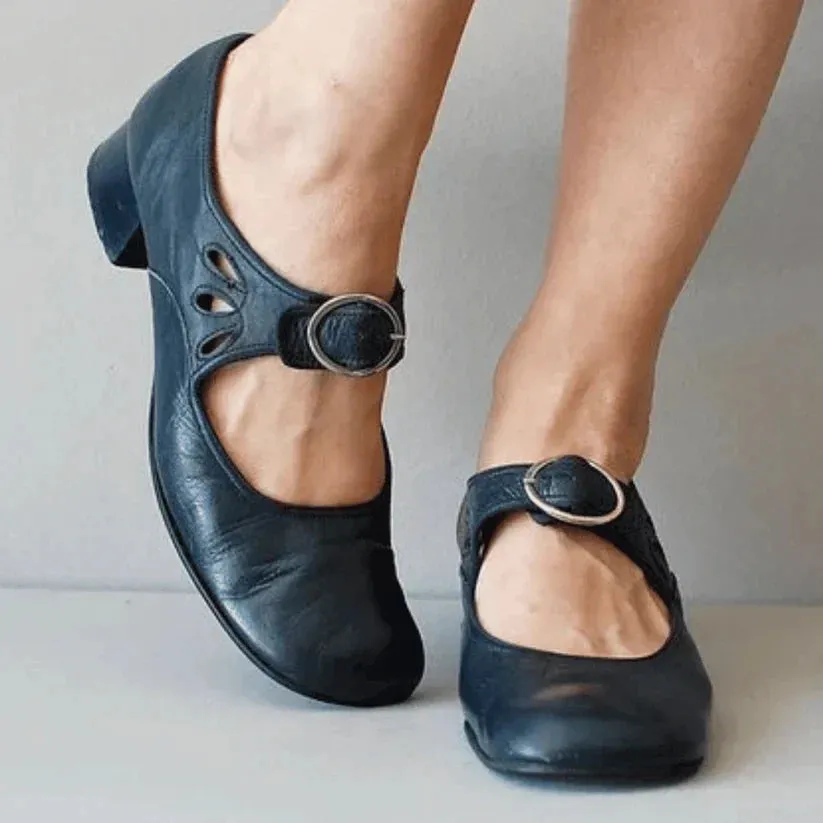 Chloe Leather Sandal: Unique Comfort