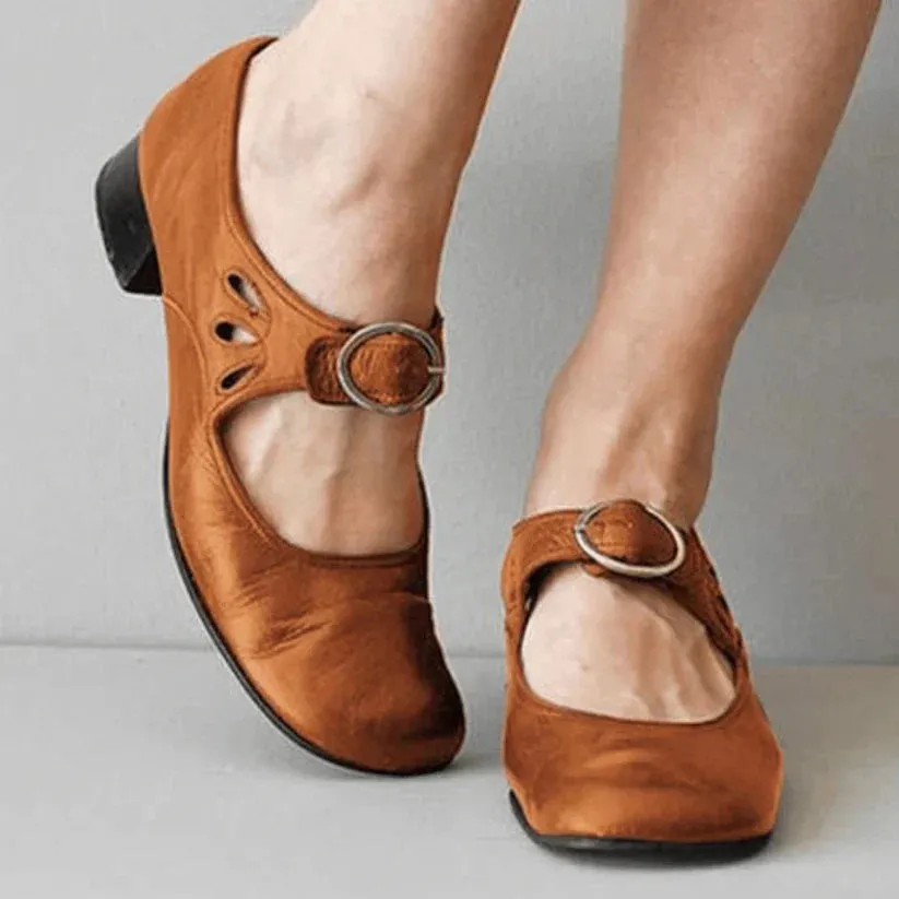 Chloe Leather Sandal: Unique Comfort
