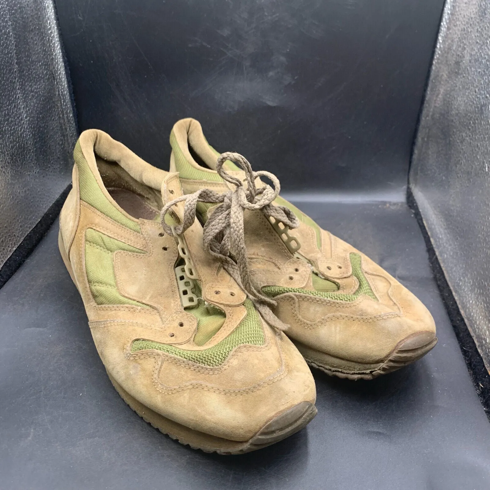 Genuine British Army Green PT Running Shoes Gym Trainers - Size UK 11 - EU 46