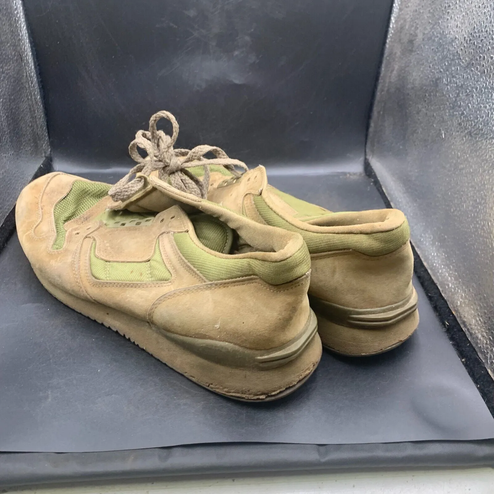 Genuine British Army Green PT Running Shoes Gym Trainers - Size UK 11 - EU 46