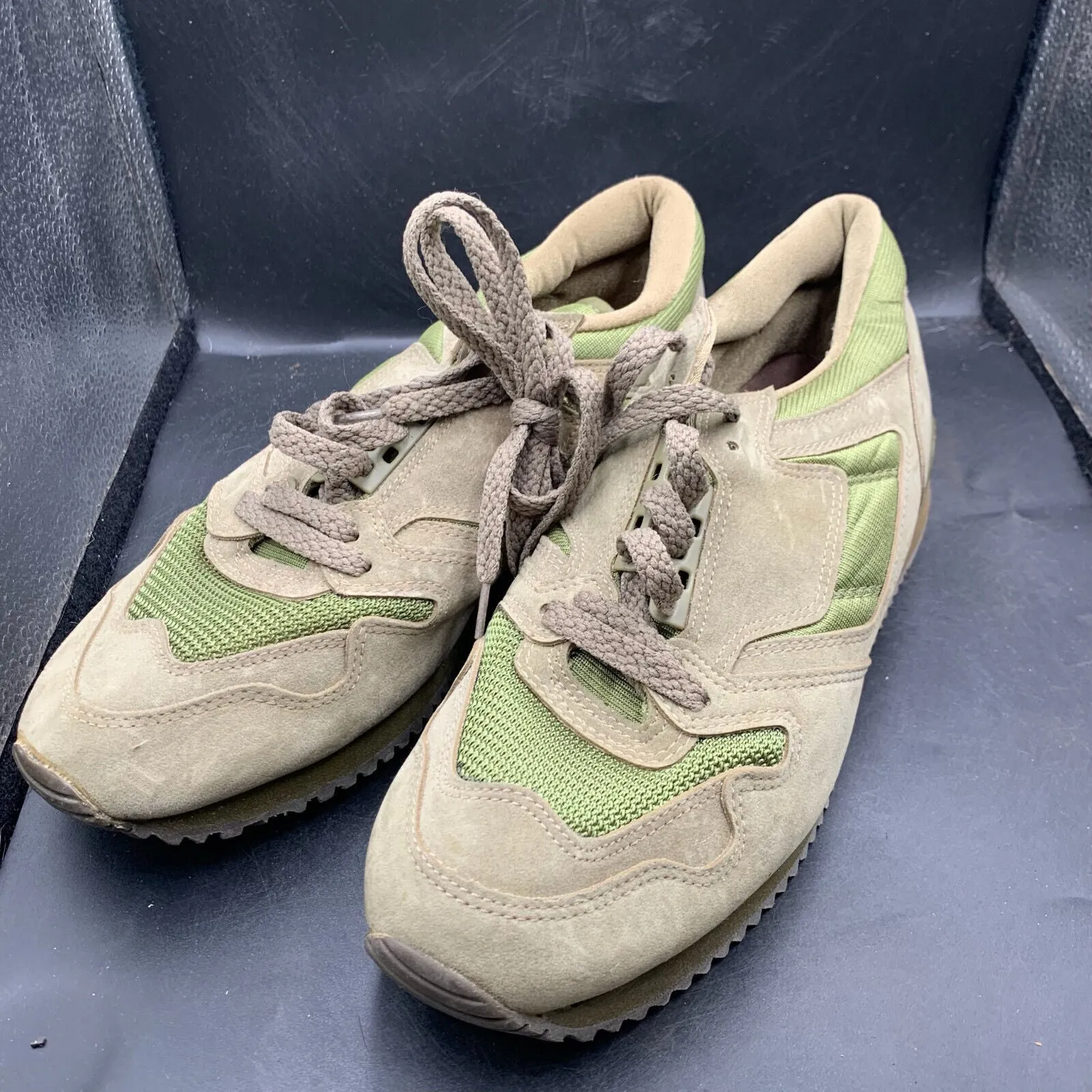 Genuine British Army Green PT Running Shoes Gym Trainers - Size UK 7 - EU 41