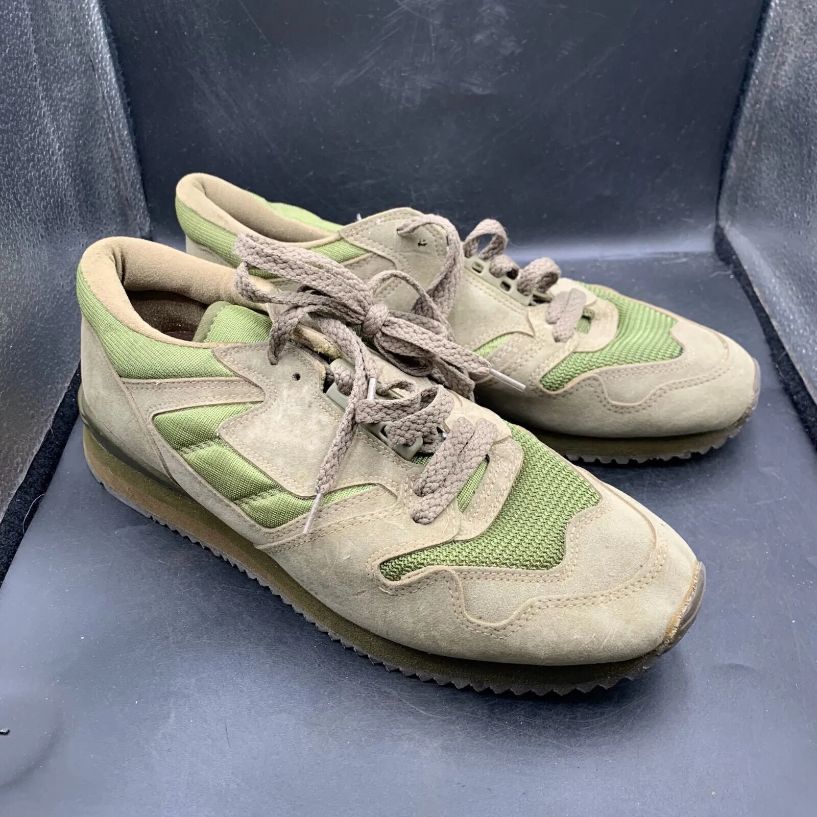 Genuine British Army Green PT Running Shoes Gym Trainers - Size UK 7 - EU 41