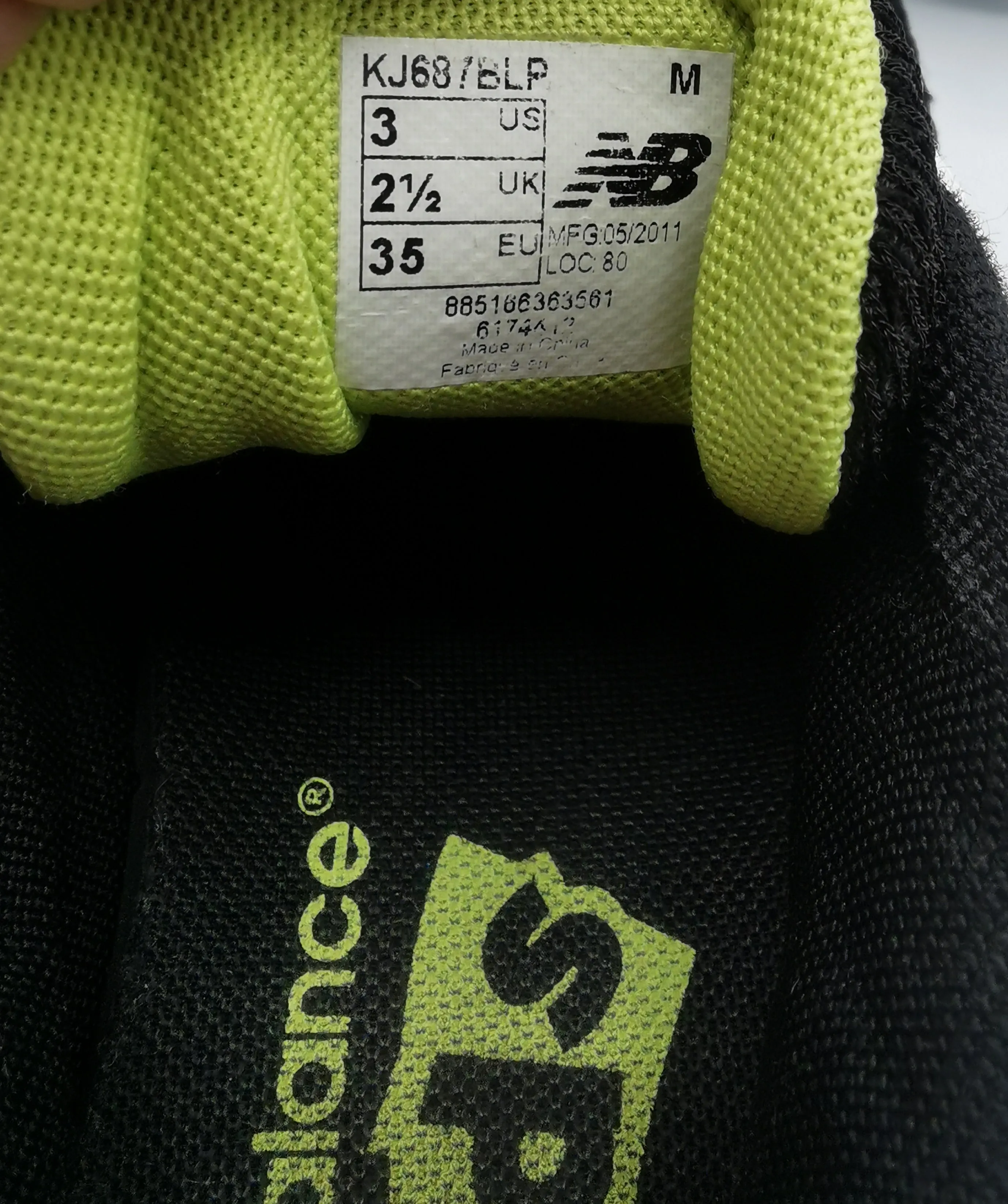 GIRL SIZE 3 YOUTH - NEW BALANCE Kids Running Shoes EUC B12